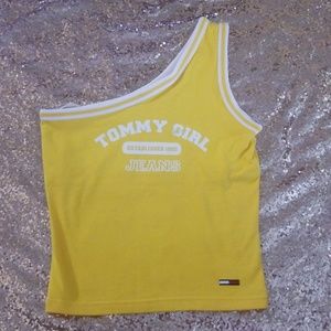 Off-the-shoulder shirt